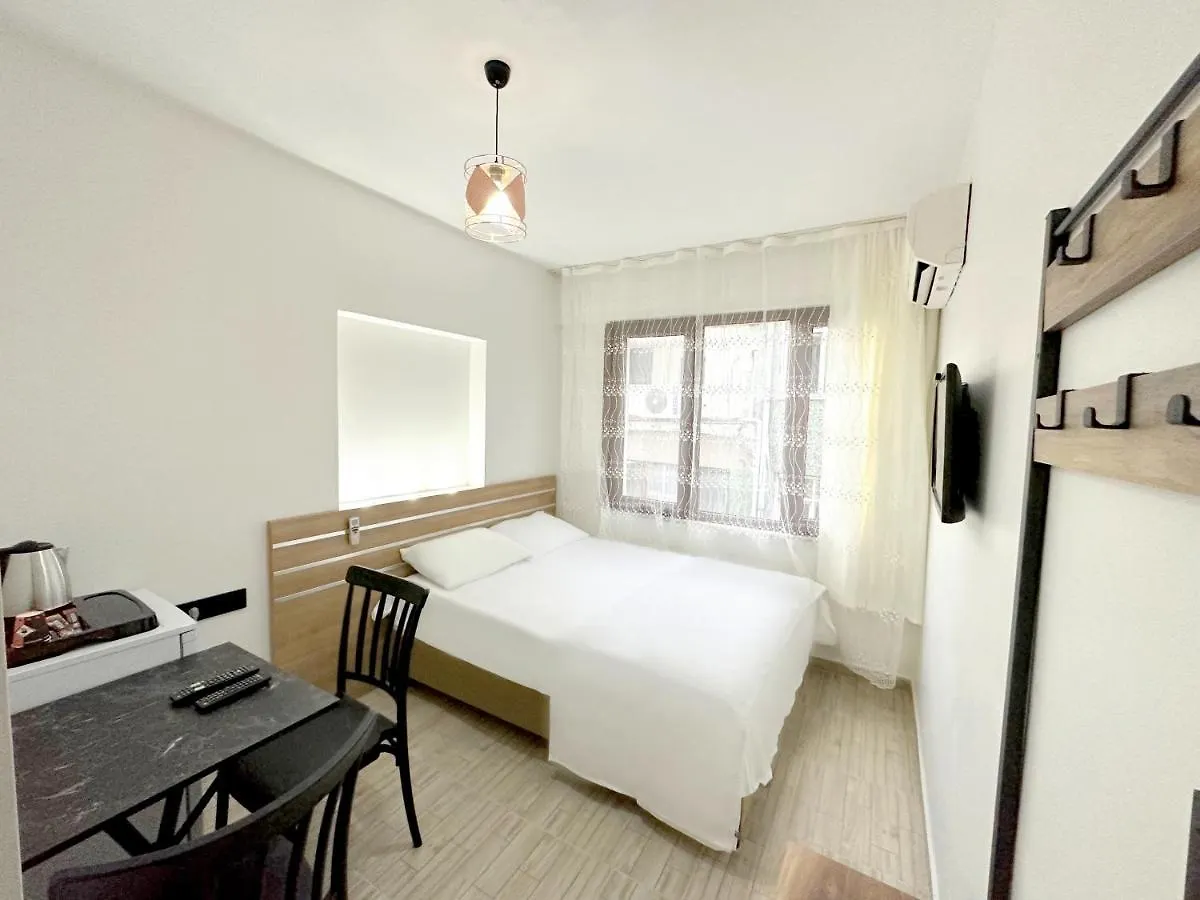 Menesa Hotel Стамбул
