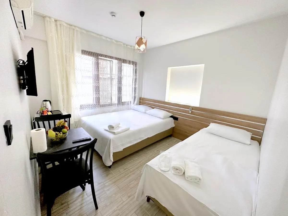 Menesa Hotel Стамбул