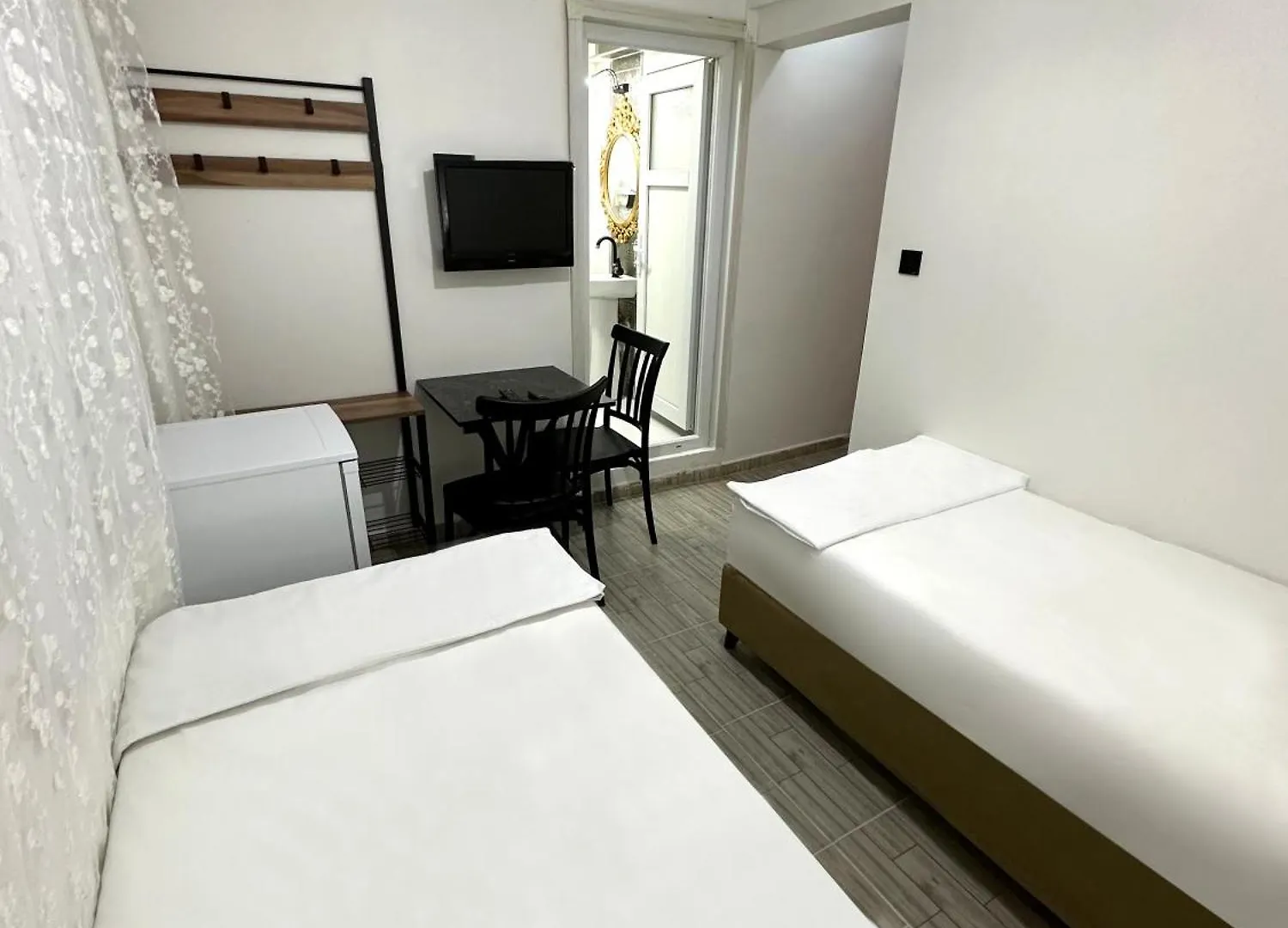 Menesa Hotel Стамбул